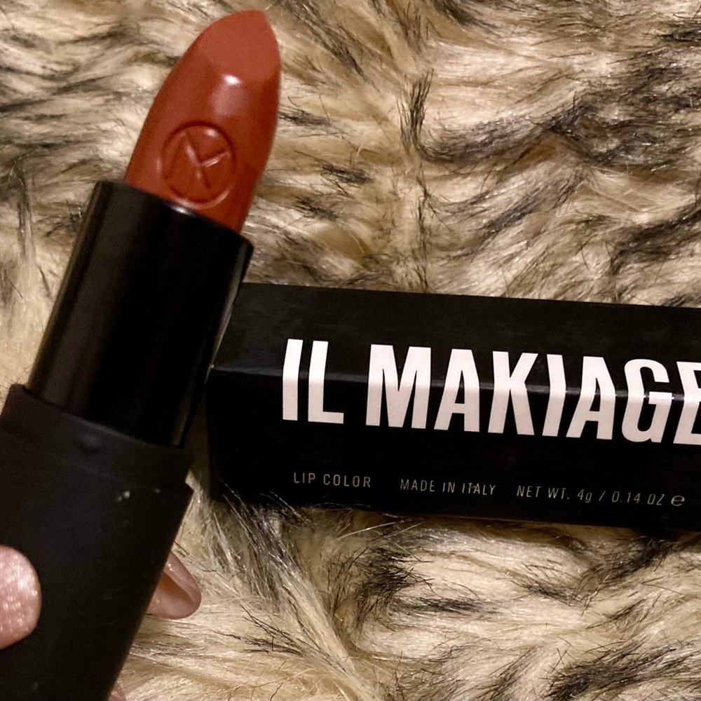 IL MAKIAGE Sheer Mocha lip
